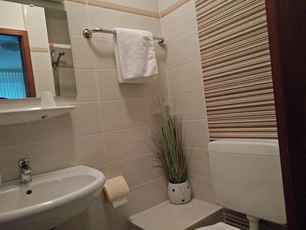 Hotel Alfa Neu-Isenburg Zimmer foto