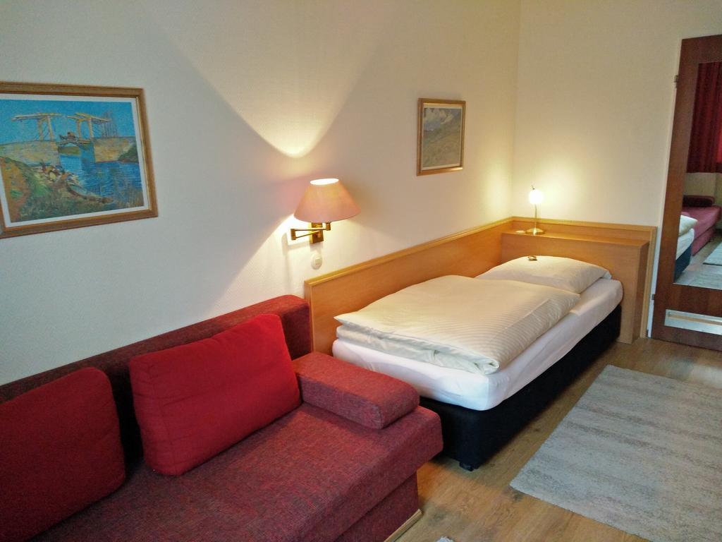 Hotel Alfa Neu-Isenburg Zimmer foto