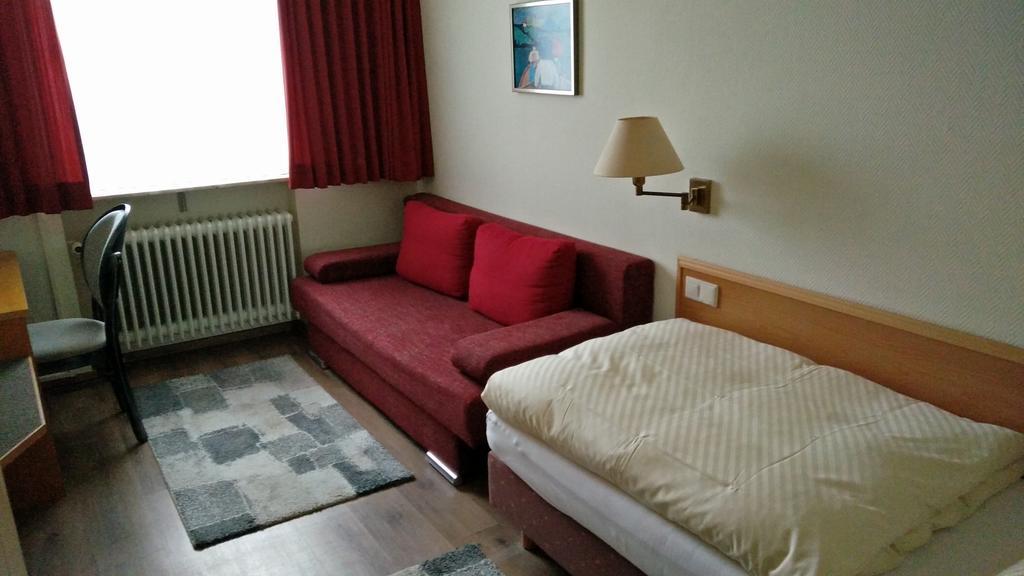 Hotel Alfa Neu-Isenburg Zimmer foto