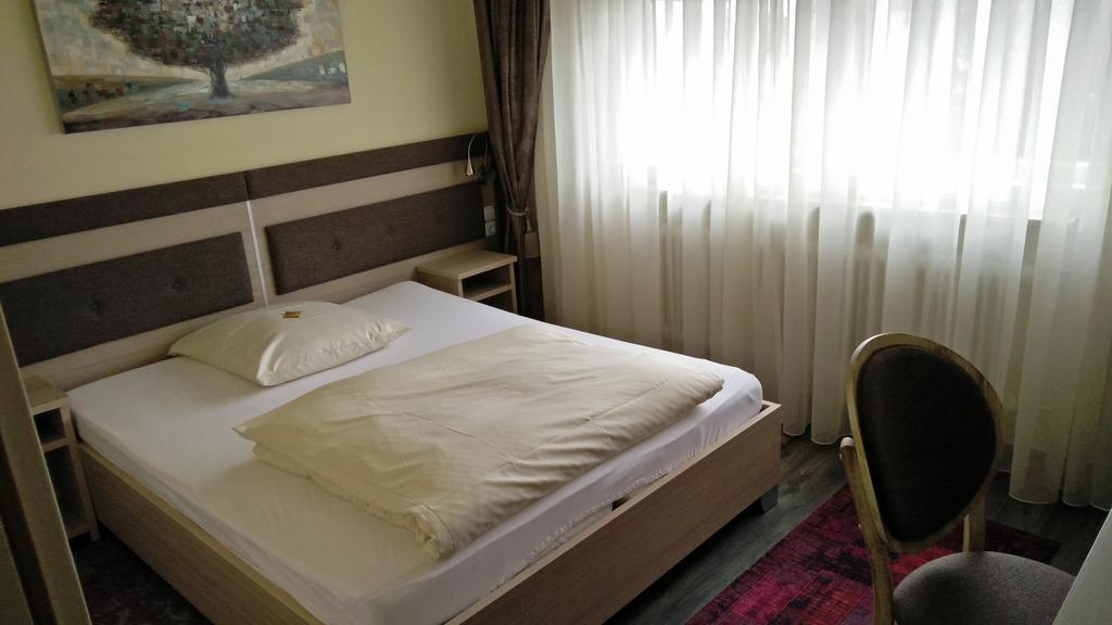 Hotel Alfa Neu-Isenburg Zimmer foto